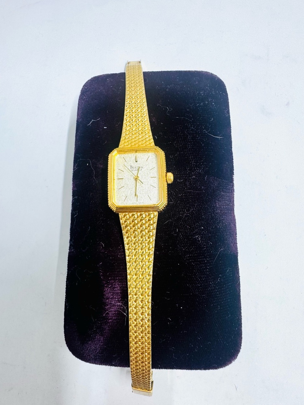 Bulova Vintage Women's Gold-Tone Quartz Dress Watch - Picture 4 of 13